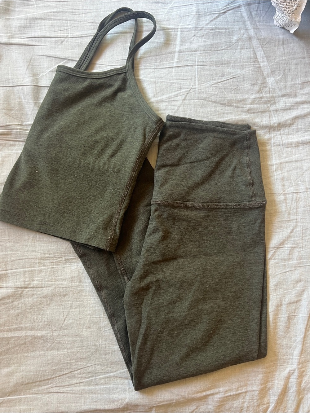 Beyond Yoga Forrest green set - tank & leggings